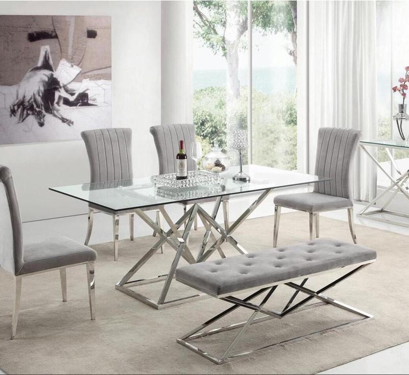 Chaise Louis pieds argenté