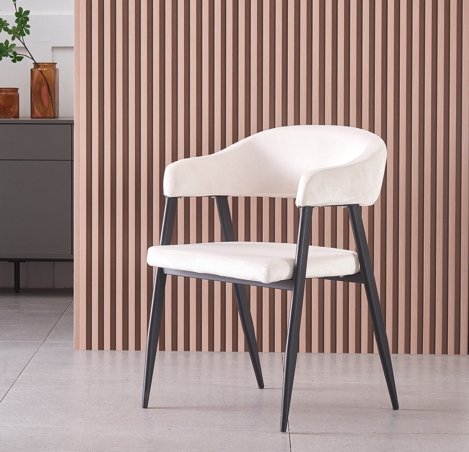CHAISE