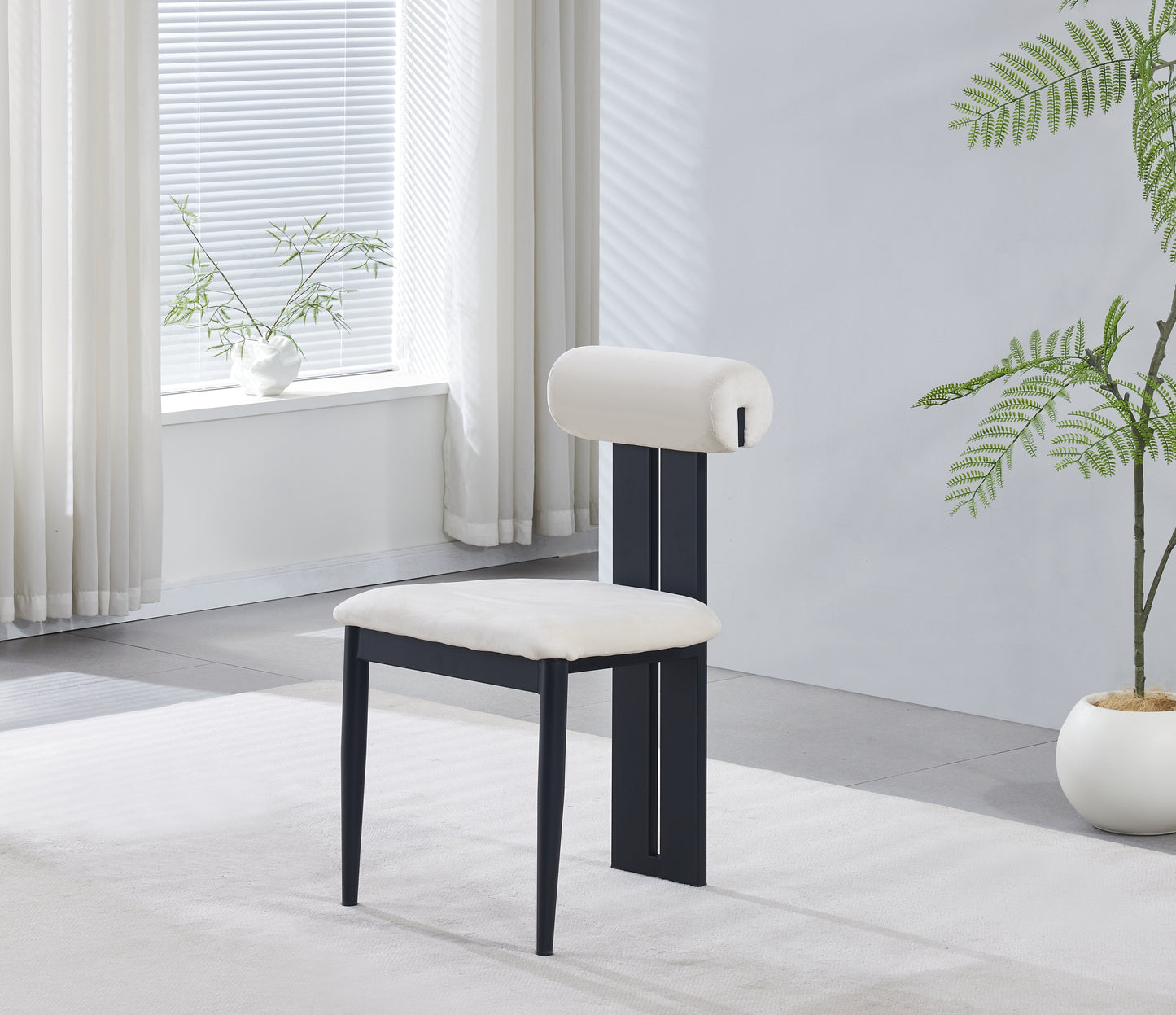 Chaise Sophie pied noir