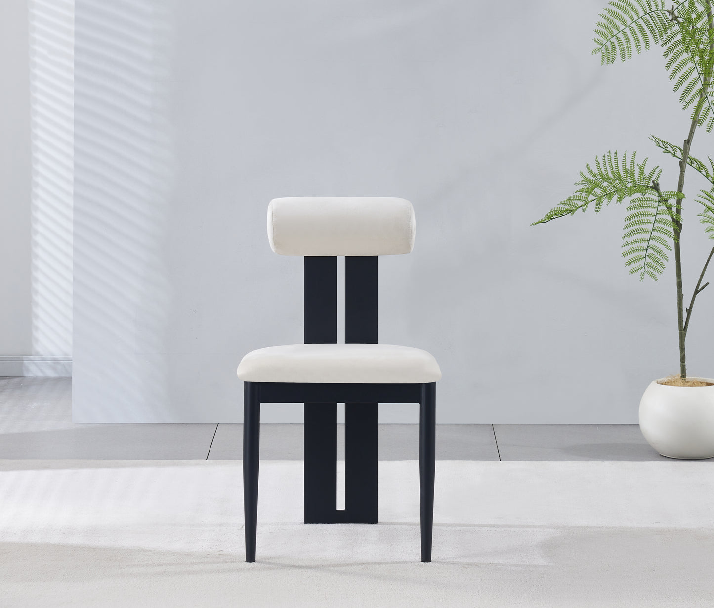 Chaise Sophie pied noir
