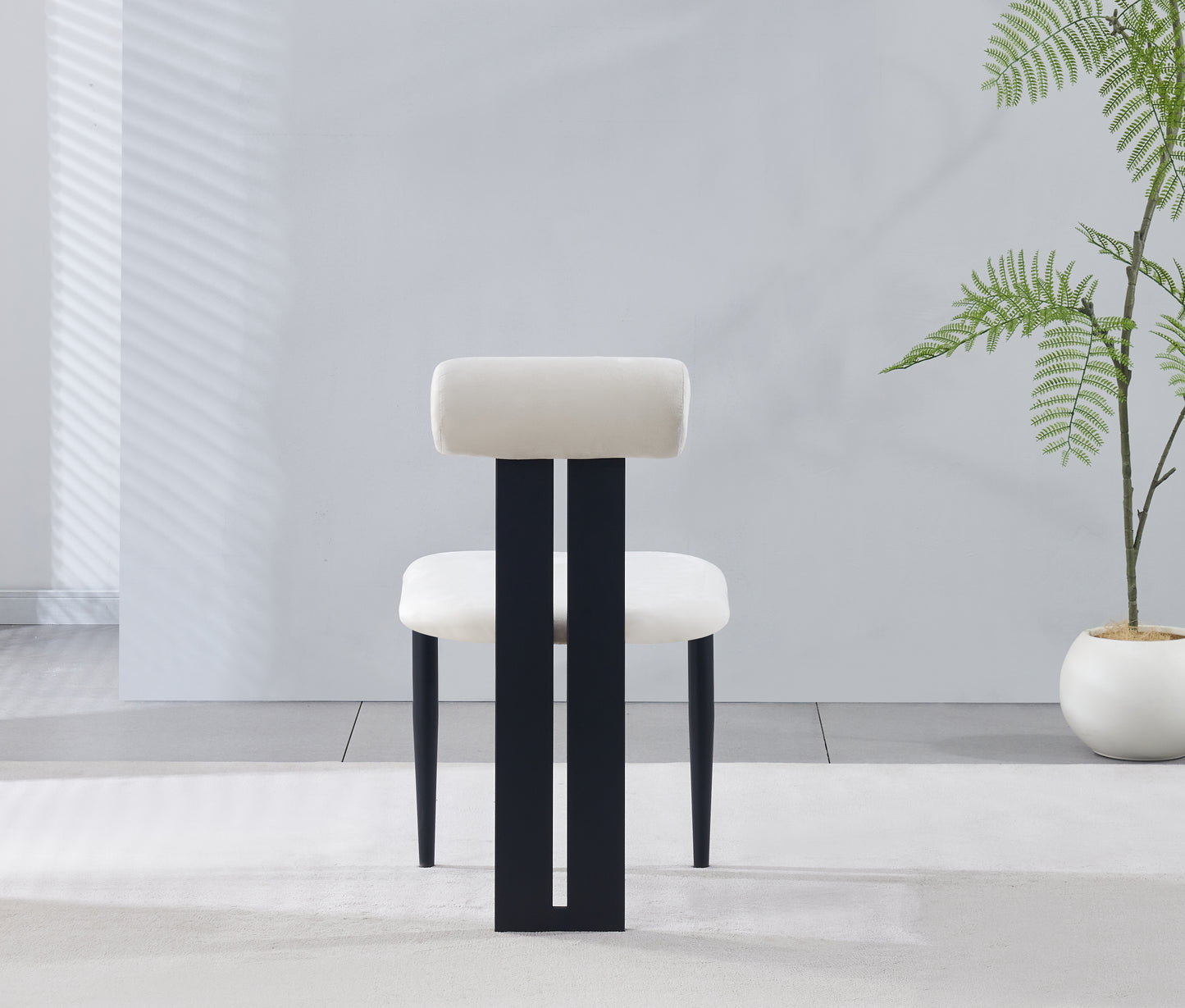 Chaise Sophie pied noir