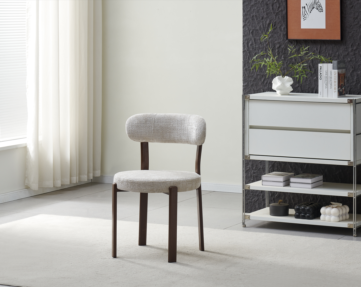 Chaise Naya pied noyer / tissu marbella beige