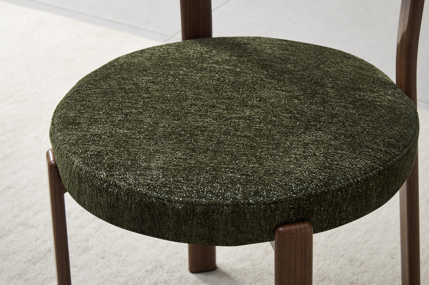 Chaise Naya pied noyer / tissu Vert